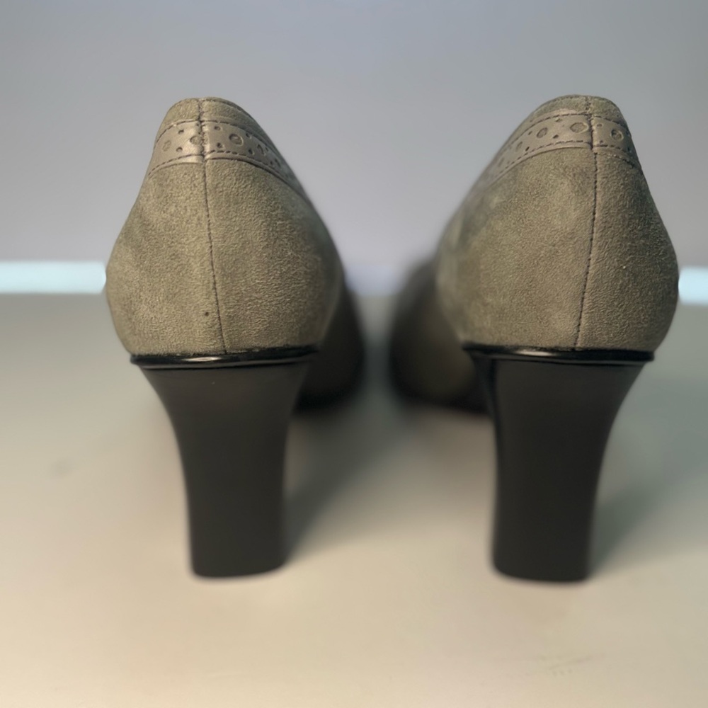 Nine West Grey Leather Suede Heels with Bow and Fringe - Picture 5 of 6